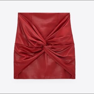 Zara/Red mini skirt/size Large